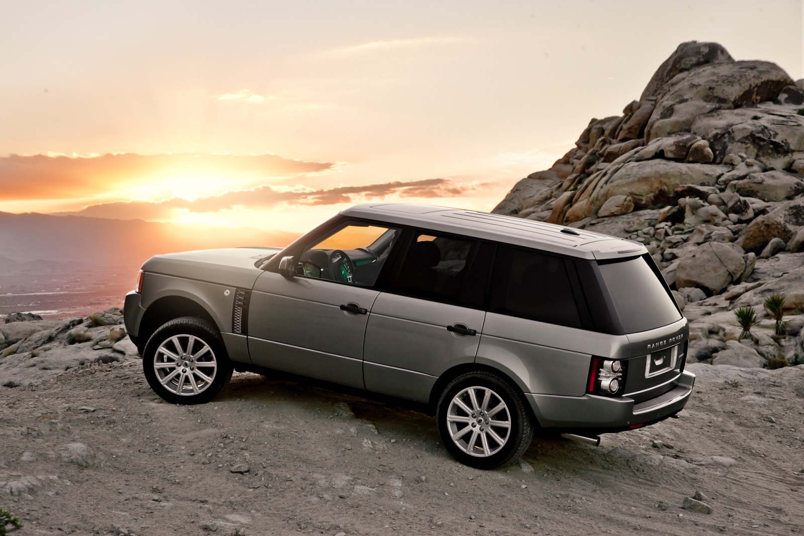 Range rover 2012 года